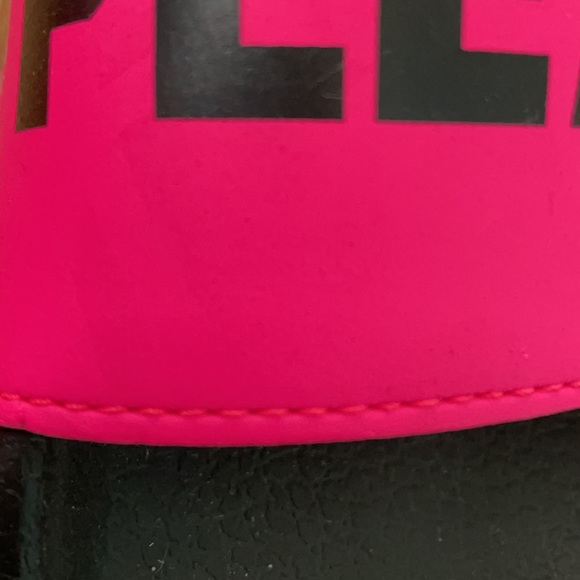Pink Victoria’s Secret BEACH PLEASE slides - Picture 8 of 11